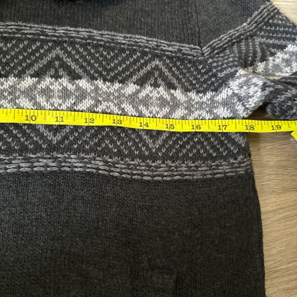 American eagle Men's neck  Sweater - Picture 8 of 8